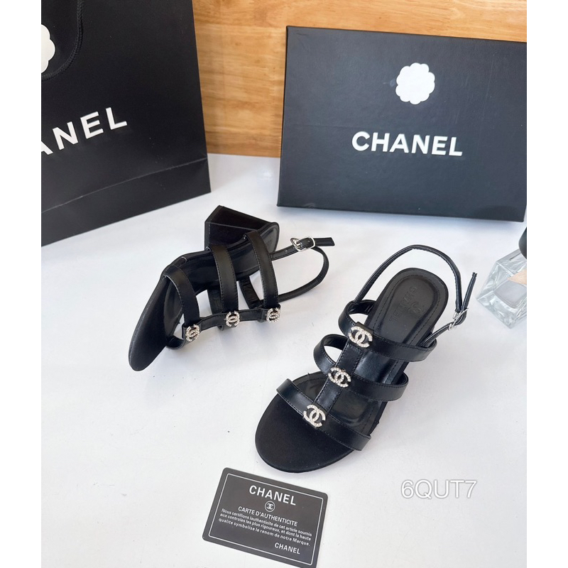 Sandal Gót Vuông 3 Dây Khoá Sang Đẹp