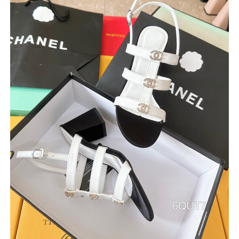 Sandal Gót Vuông 3 Dây Khoá Sang Đẹp