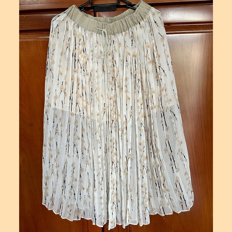 Thanh lý chân váy hoa nhí vintage siêu xinh Thanh lí chân váy hoa nhí vải voan nàng thơ tiểu thư siêu đẹp freesize