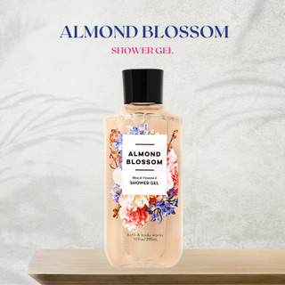 Sữa tắm thư giãn bath & body works almond blossom 295ml