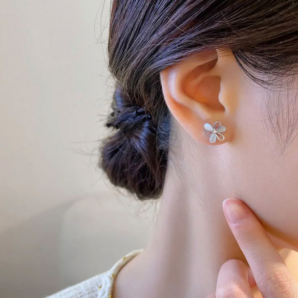 Bông Tai Cỏ Ba Lá Opal S925 Thiết Kế Tinh Tế Và Thời Trang Mang Ý Nghĩa May Mắn