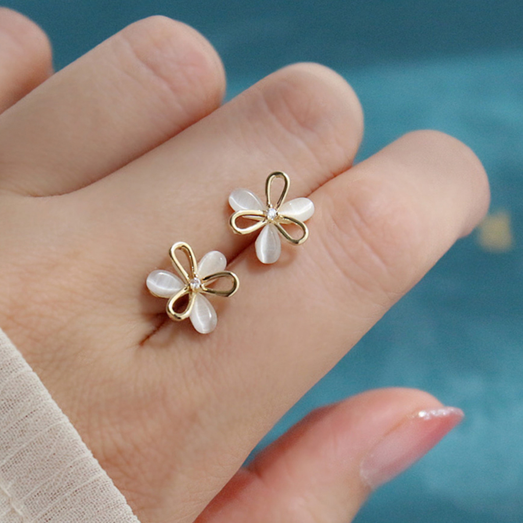 Bông Tai Cỏ Ba Lá Opal S925 Thiết Kế Tinh Tế Và Thời Trang Mang Ý Nghĩa May Mắn