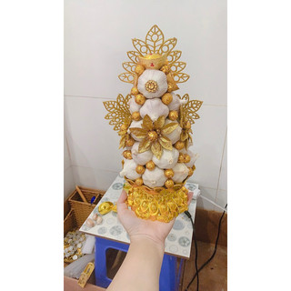 Tháp tỏi thần tài nguyên củ. đế sen cao to chắc chắn
