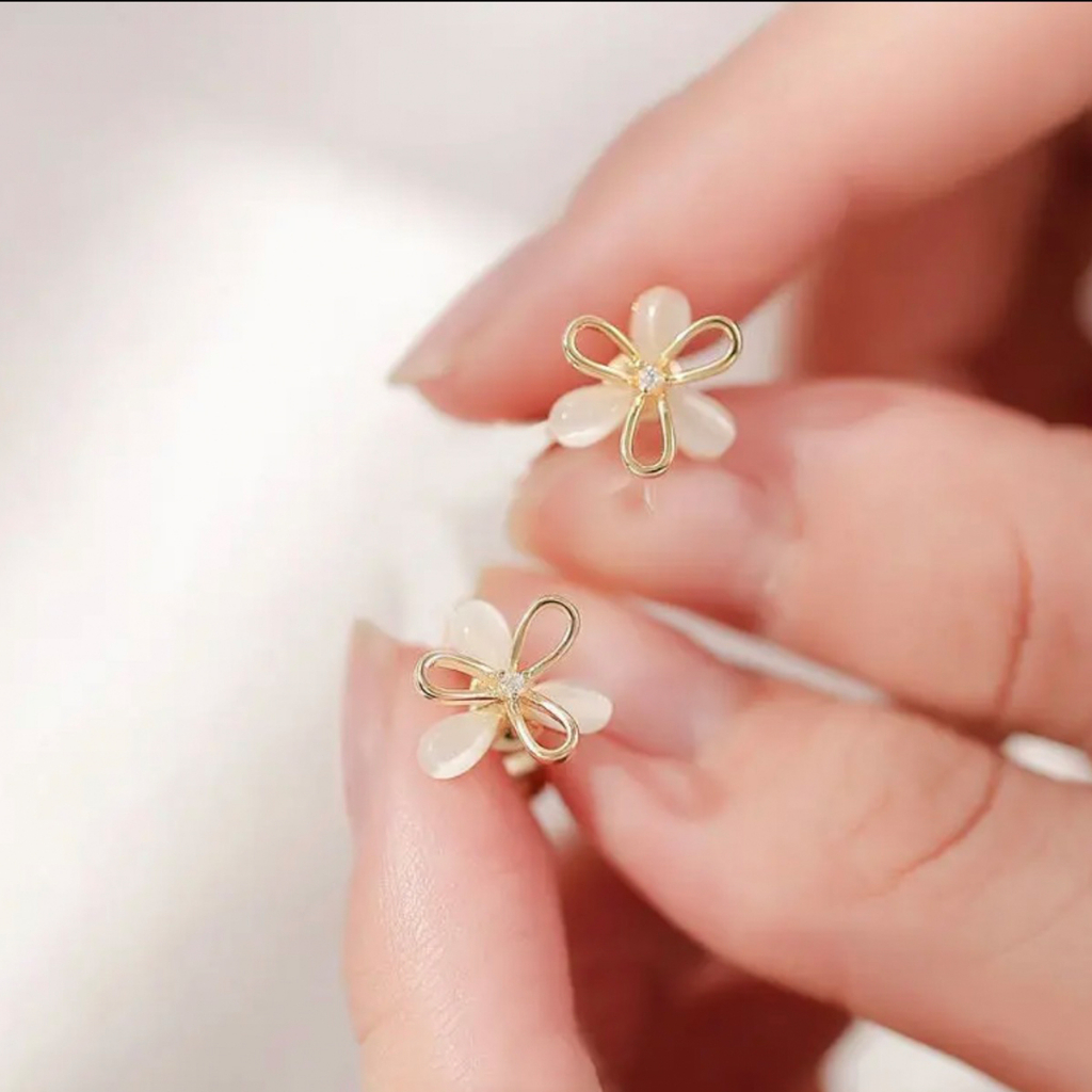 Bông Tai Cỏ Ba Lá Opal S925 Thiết Kế Tinh Tế Và Thời Trang Mang Ý Nghĩa May Mắn