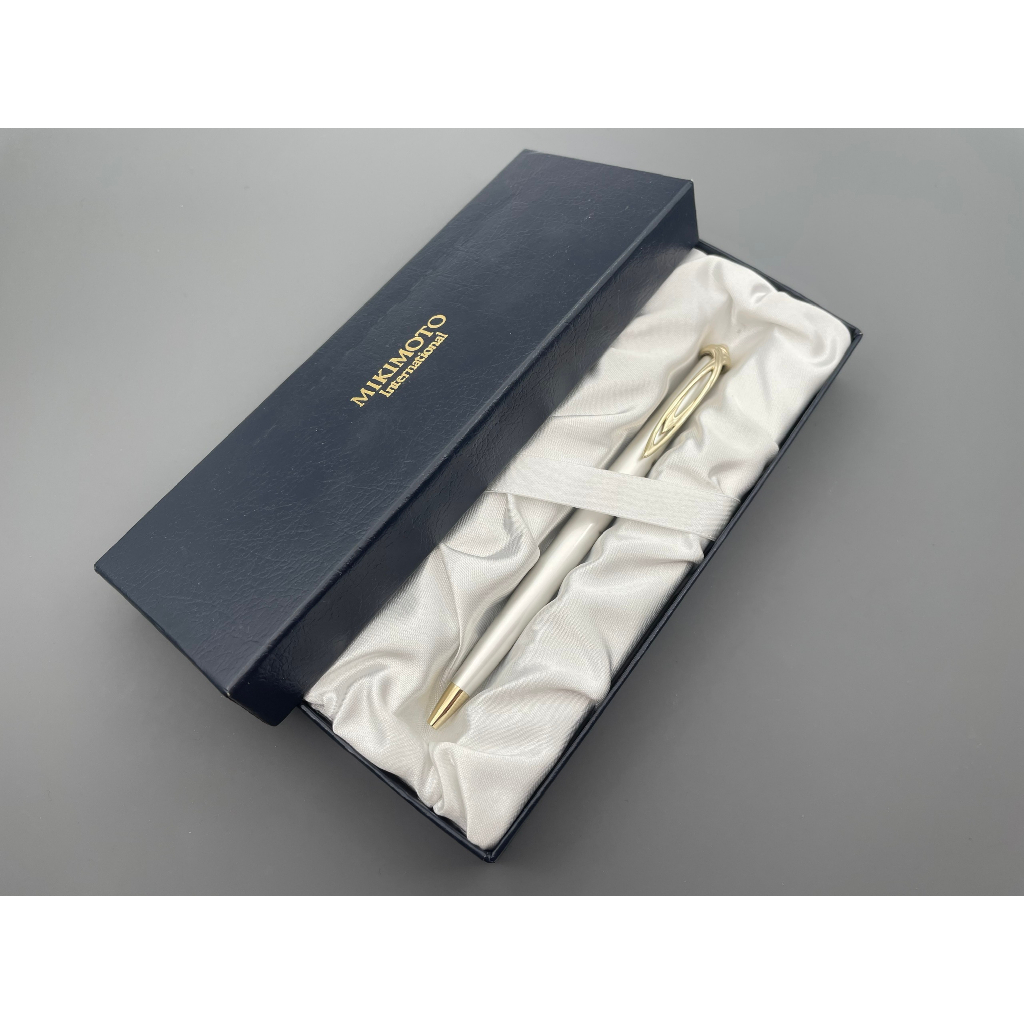 Bút bi Mikimoto sản xuất tại Nhật - 950.51067