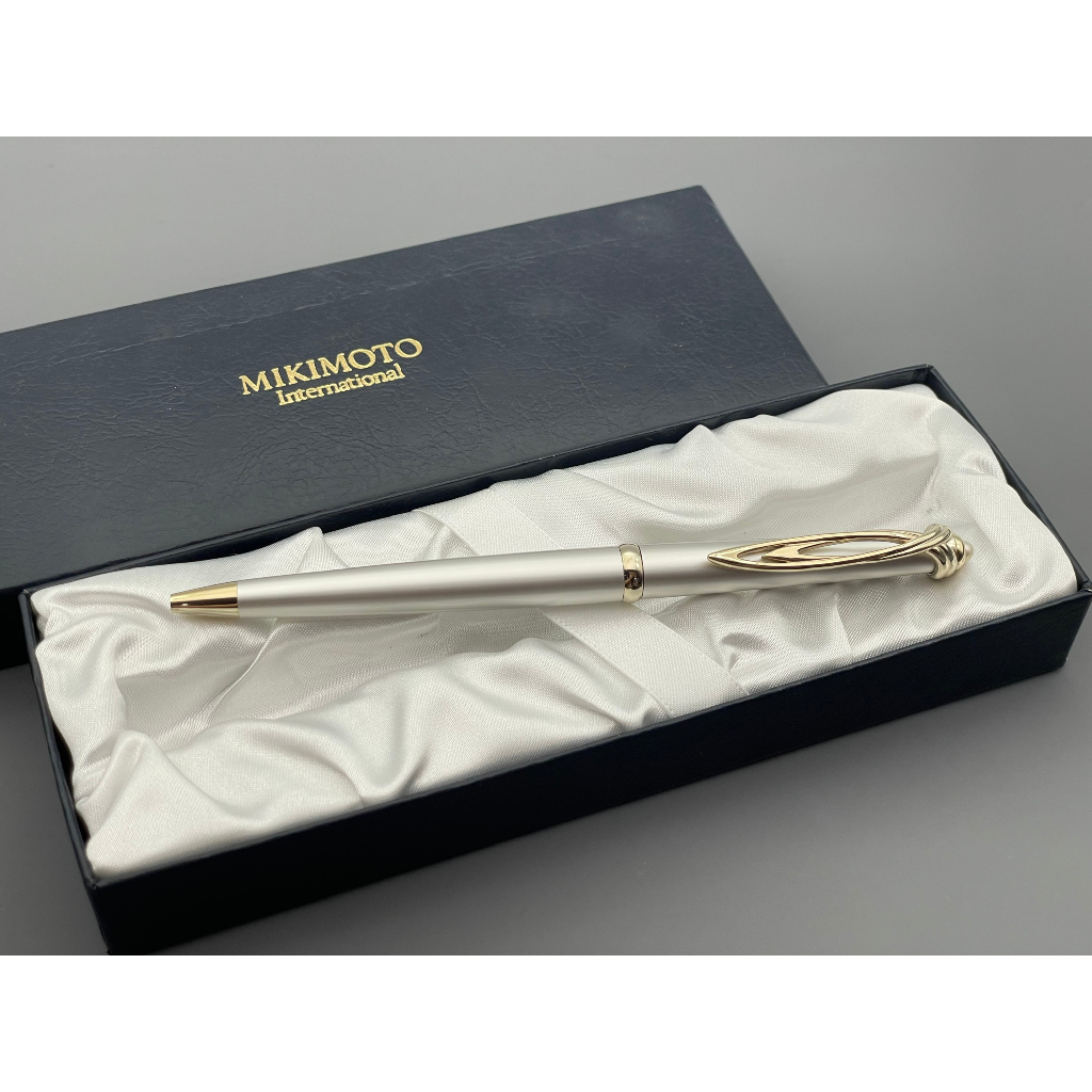 Bút bi Mikimoto sản xuất tại Nhật - 950.51067