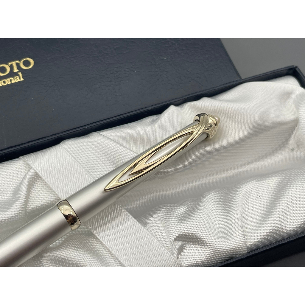 Bút bi Mikimoto sản xuất tại Nhật - 950.51067