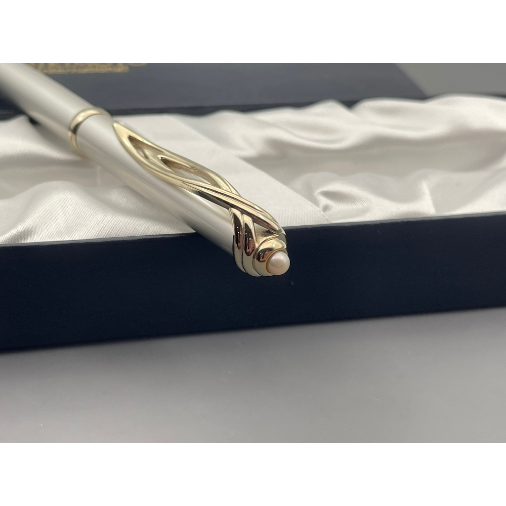Bút bi Mikimoto sản xuất tại Nhật - 950.51067