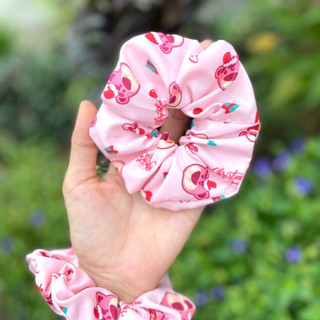 Dây cột tóc scrunchies gấu dâu dễ thương