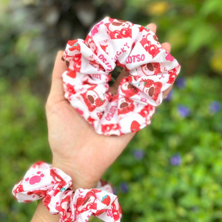 Dây cột tóc scrunchies gấu dâu dễ thương