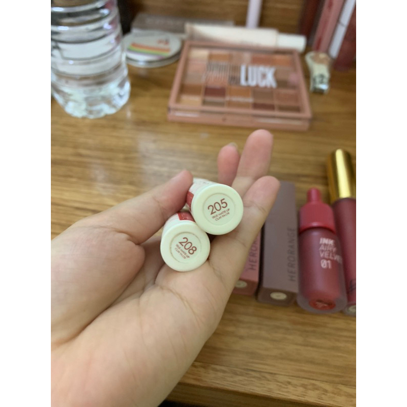 Pass lại son nội địa trung