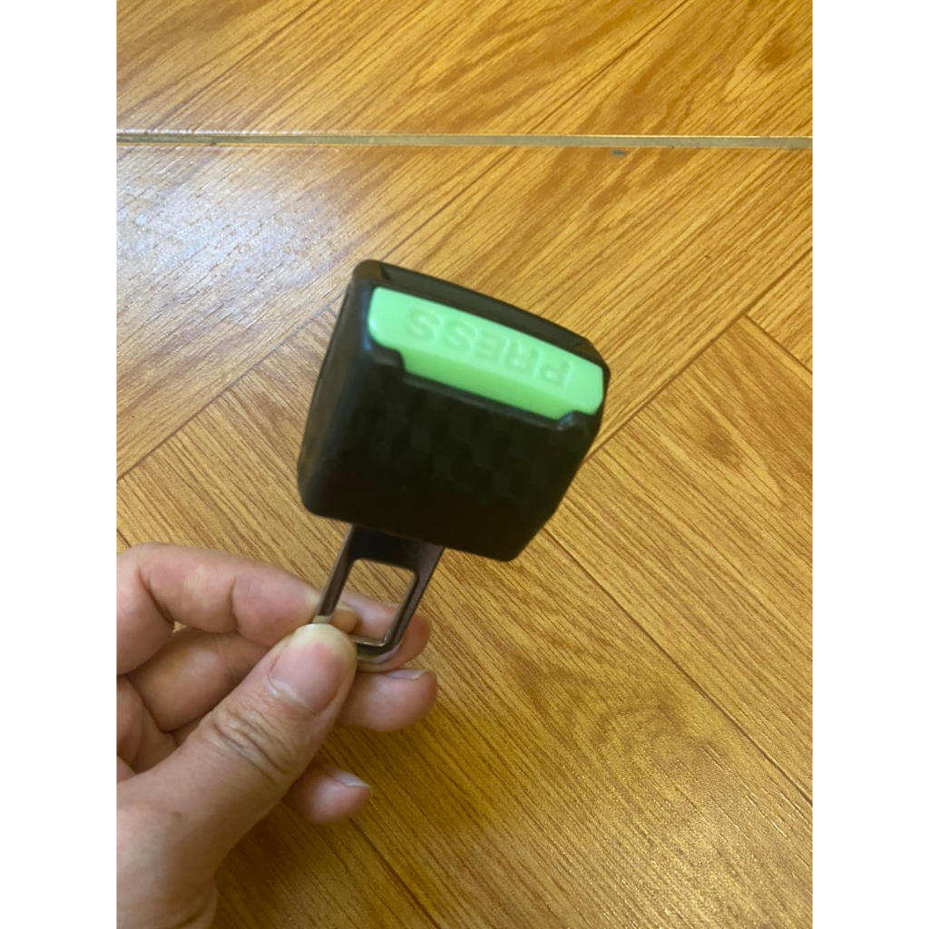 Chốt cài dây an toàn xe hơi Type R