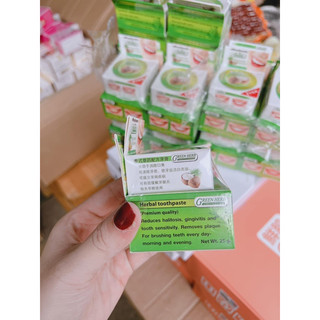 KEM TẨY TRẮNG RĂNG green herb thái lan