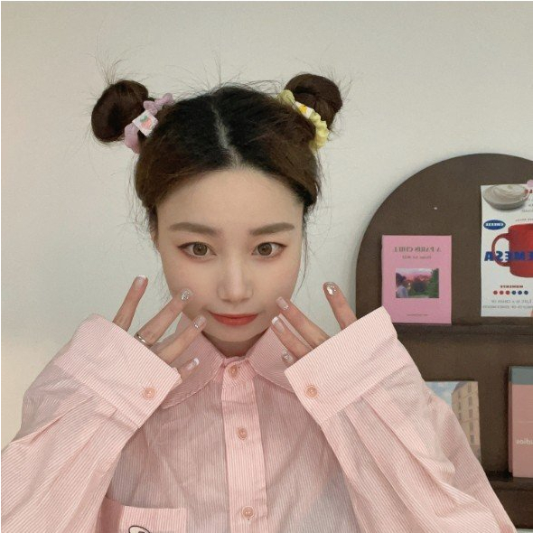 Cột tóc Scrunchies vải hologram đính charm hoa  quả dễ thương, Chun tóc kiêm vòng tay xinh xắn, quà tặng bạn nữ đẹp rẻ