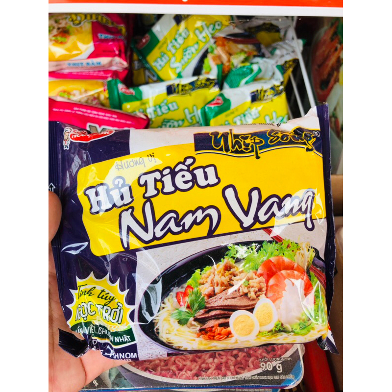 5 gói hủ tiếu Nam Vang, sườn heo, nhịp sống