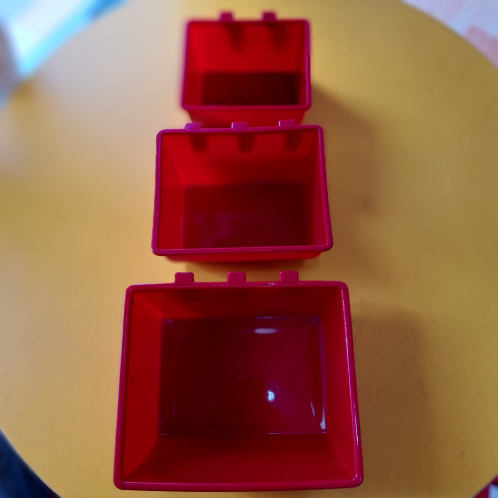 Máng ăn uống cho gà đá gà nòi gà che, chim, cút, bồ câu gồm size nhỏ trung và đại