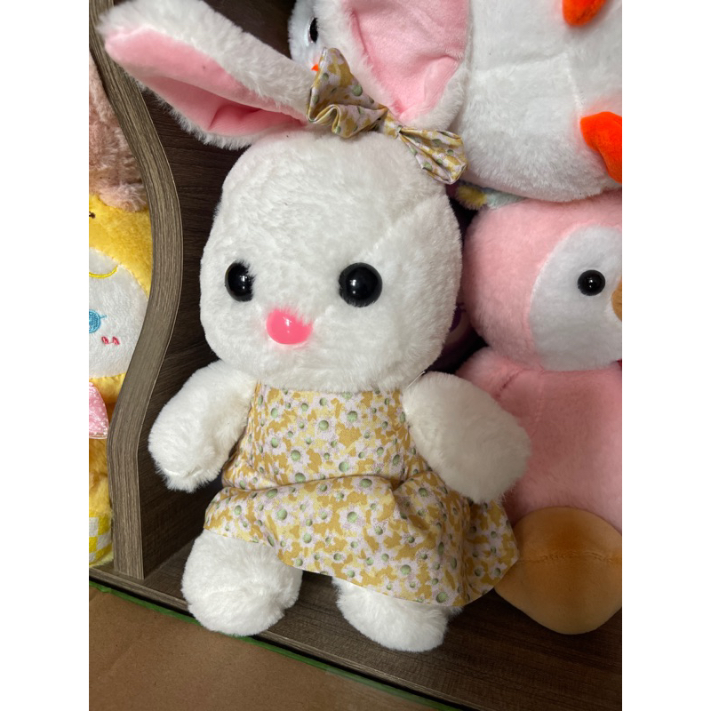 Gấu bông thỏ mặc váy