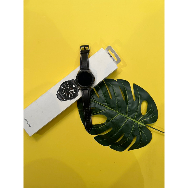 Đồng hồ thông minh Samsung Galaxy Watch 3 viền thép.