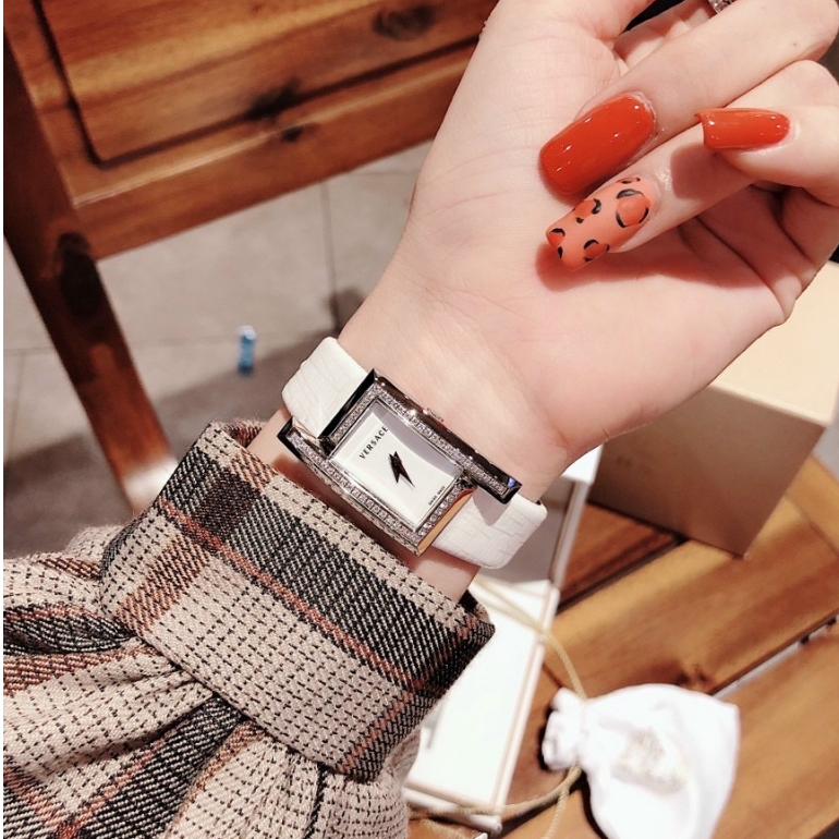 Đồng hồ nữ Versace Greca Icon mặt chữ nhật cách điệu trẻ trung sang trọng | BigBuy360 - bigbuy360.vn
