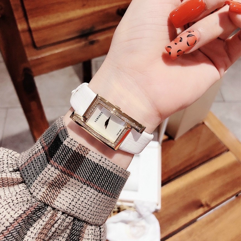 Đồng hồ nữ Versace Greca Icon mặt chữ nhật cách điệu trẻ trung sang trọng | BigBuy360 - bigbuy360.vn