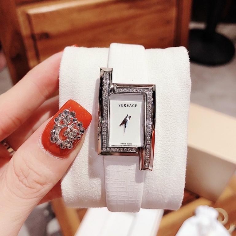 Đồng hồ nữ Versace Greca Icon mặt chữ nhật cách điệu trẻ trung sang trọng | BigBuy360 - bigbuy360.vn