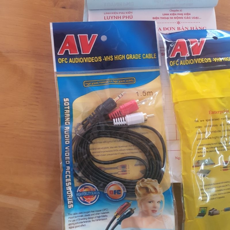 Dây cáp AV dài 1M5- Dây tín hiệu đầu 3 ly ra 2 đầu bông sen