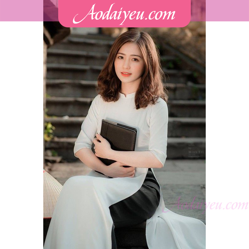 Áo dài trắng học sinh cấp 3 mẫu truyền thống, Áo dài trắng 4 tà cổ V mỏng không xuyên thấu - Áo dài Yêu