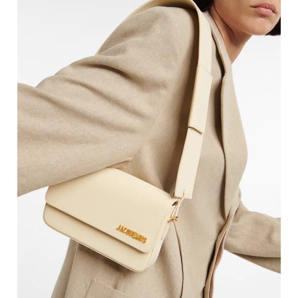 TÚI JACQUEMUS KẸP NÁCH QUAI BẢN TO SZ17