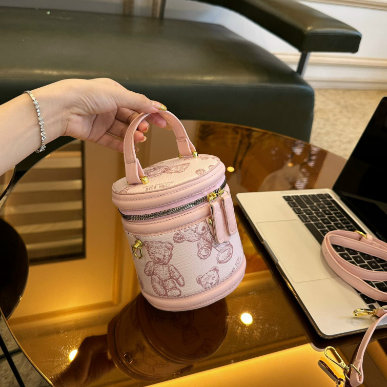 Túi Xách Tay, Đeo Chéo Nữ Dáng Trụ Họa Tiết Gấu Hót T122