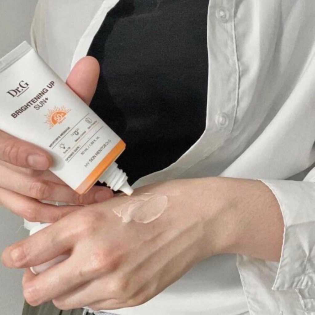 Kem Chống Nắng Nâng Tông Dưỡng Sáng Da Dr.G Brightening Up Sun+ SPF 50+ PA+++ 50ML - NEDEVI MALL