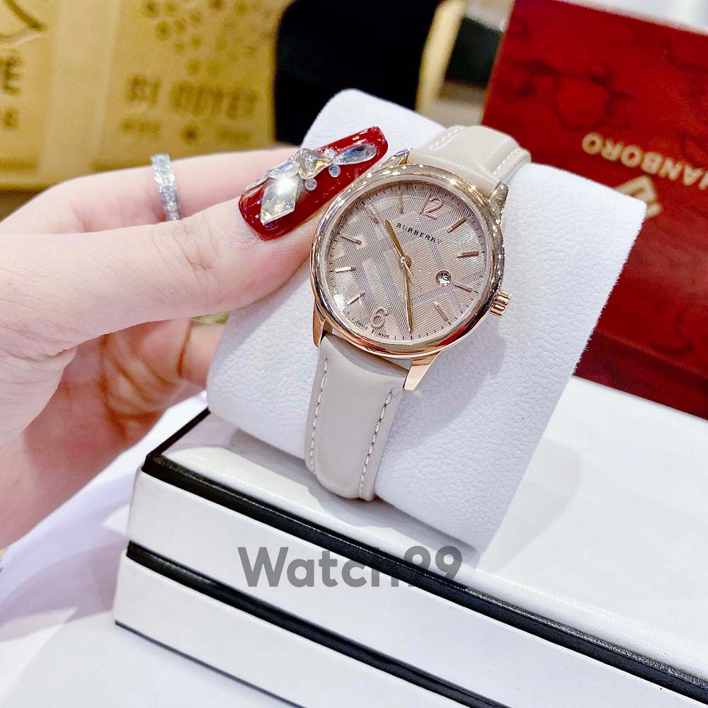 Đồng hồ nữ B.u.r.b.e.r.r.y BU10101 mặt chạm khắc vân nổi 3D dây da mềm mại ôm tay | BigBuy360 - bigbuy360.vn