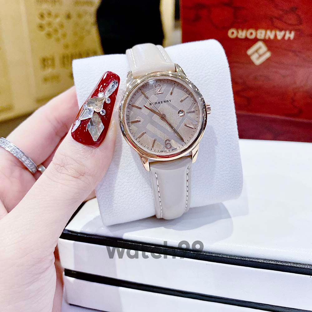 Đồng hồ nữ B.u.r.b.e.r.r.y BU10101 mặt chạm khắc vân nổi 3D dây da mềm mại ôm tay | BigBuy360 - bigbuy360.vn
