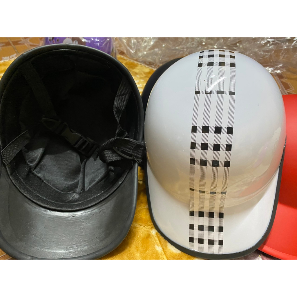 SĨ Mũ Bảo Hiểm Lưỡi Trai Kẻ Sọc Ca Rô Màu Đen, Trắng Siêu Nhẹ Siêu Rẻ