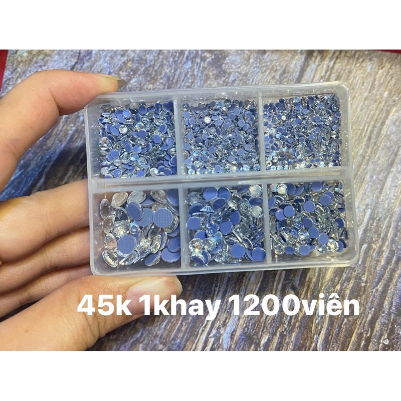 1Khay đá làm nail 6ngăn giá rẻ