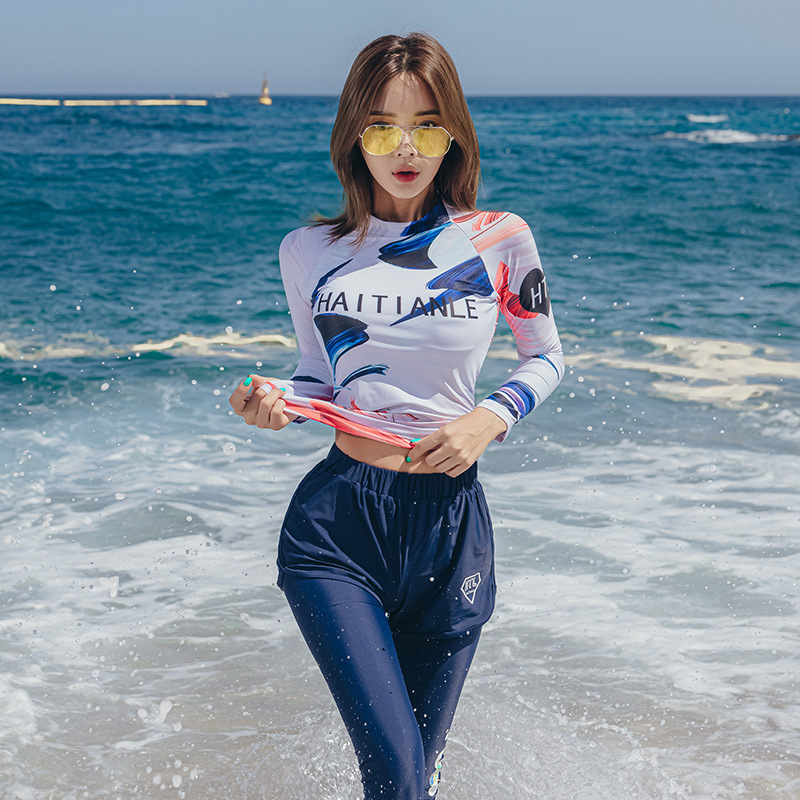 Đồ bơi dài tay nữ phong cách Hàn Quốc trắng loang màu