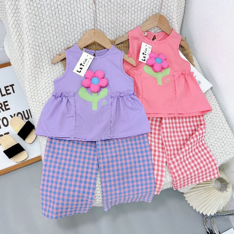 Bộ  áo nhúm hoa nổi quần xuông xinh xắn bé gái