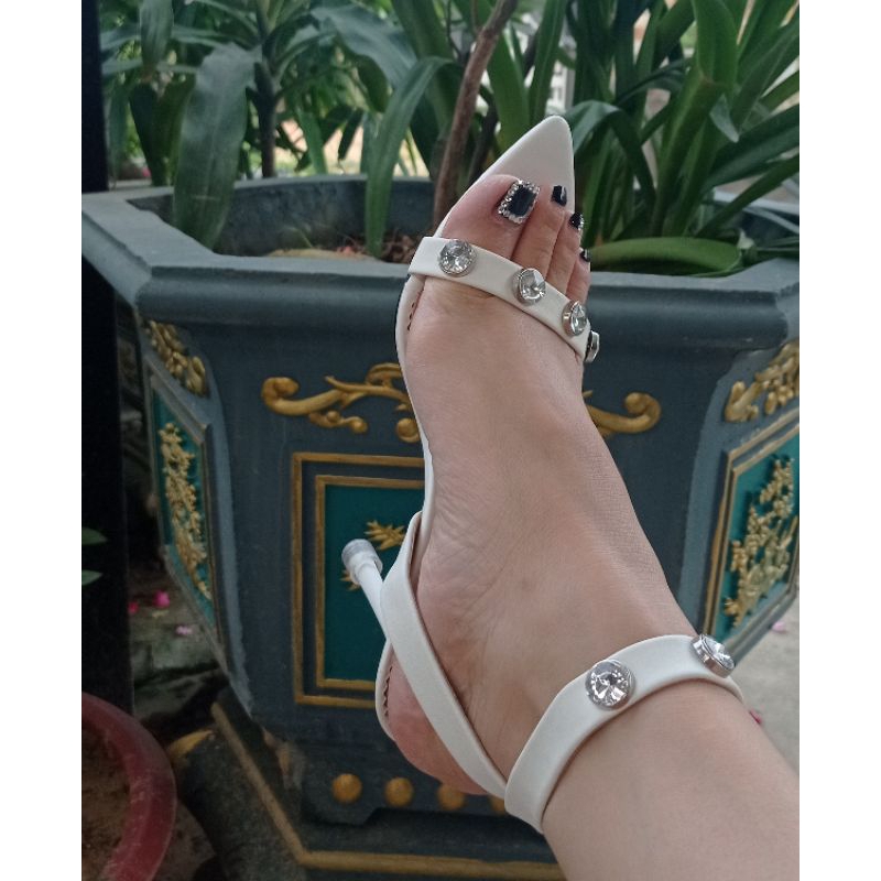 Sandal cao gót quai mảnh đính đá hottrend 2023