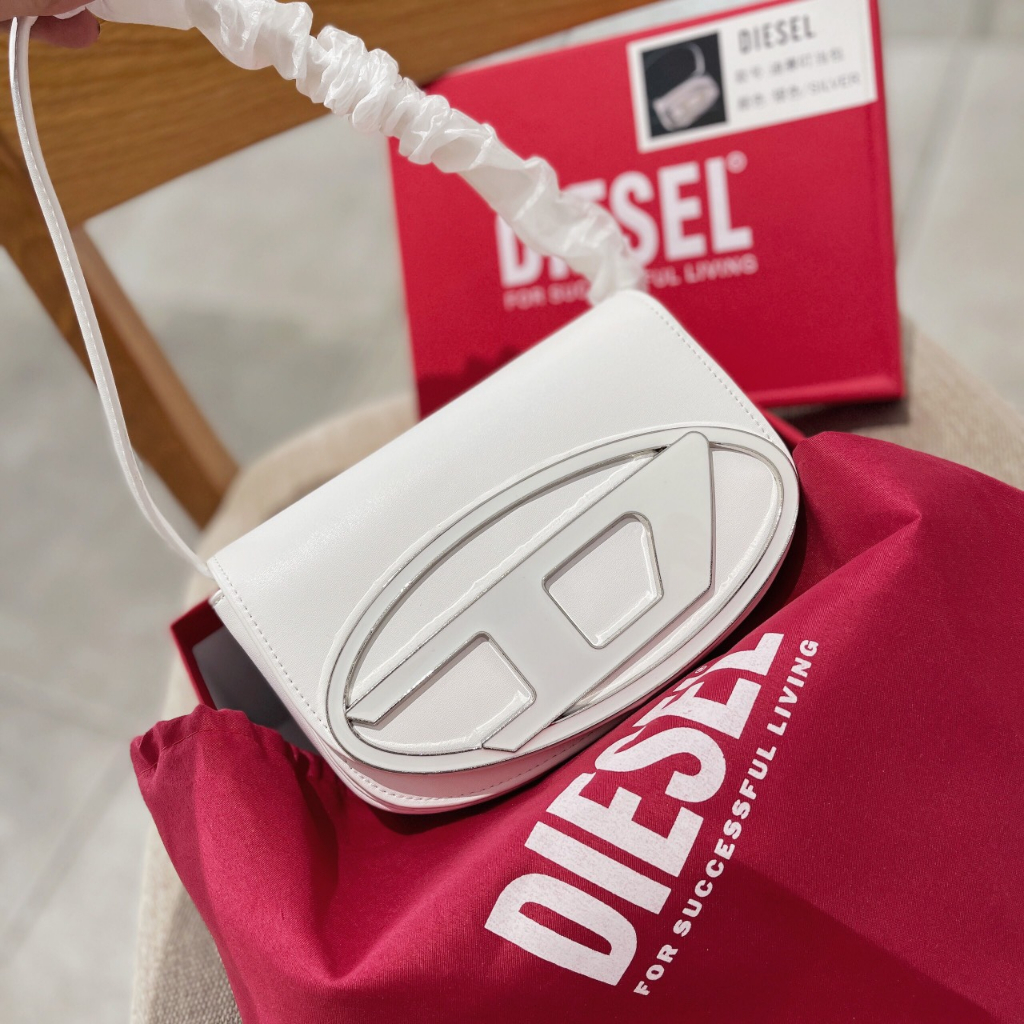 Túi D HỘP ĐỎ  size 20cm-13cm chuẩn súp sịn kèm dây đeo chéo