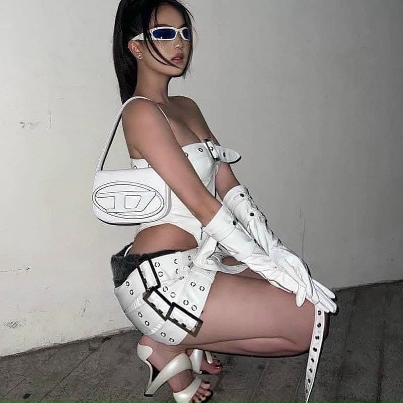 Túi D HỘP ĐỎ  size 20cm-13cm chuẩn súp sịn kèm dây đeo chéo