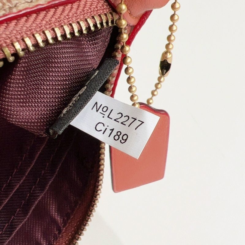 Mẫu ví coach đeo cổ tay siêu sang