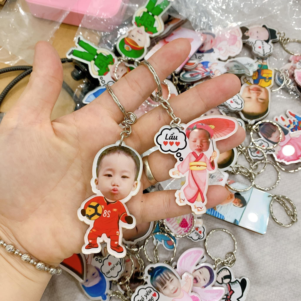 Móc khoá Mica in ảnh cắt viền theo yêu cầu