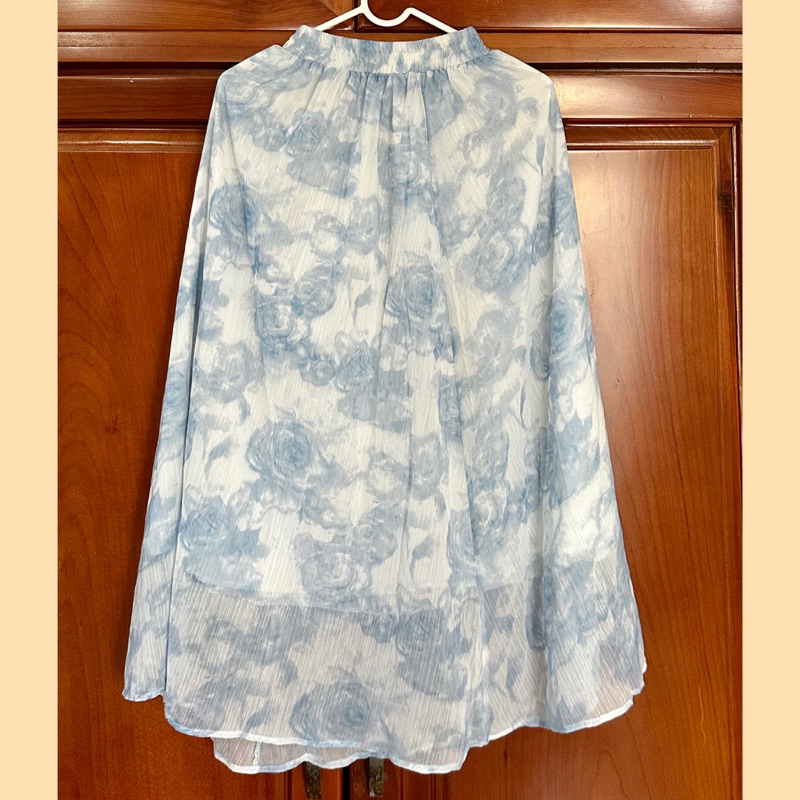 Thanh lý chân váy hoa xanh vintage siêu xinh Thanh lí chân váy hoa xanh họa tiết vải voan nàng thơ tiểu thư siêu đẹp