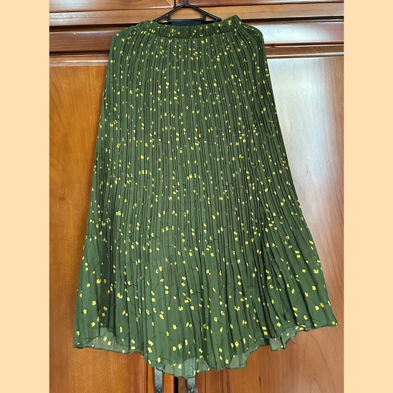Thanh lý chân váy hoa nhí xanh vintage siêu xinh Thanh lí chân váy hoa nhí vải voan nàng thơ tiểu thư siêu đẹp retro