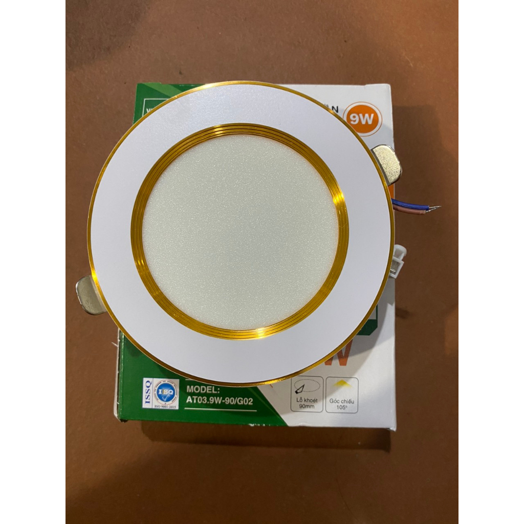 Đèn led âm trần 9w ánh sáng trắng viền vàng