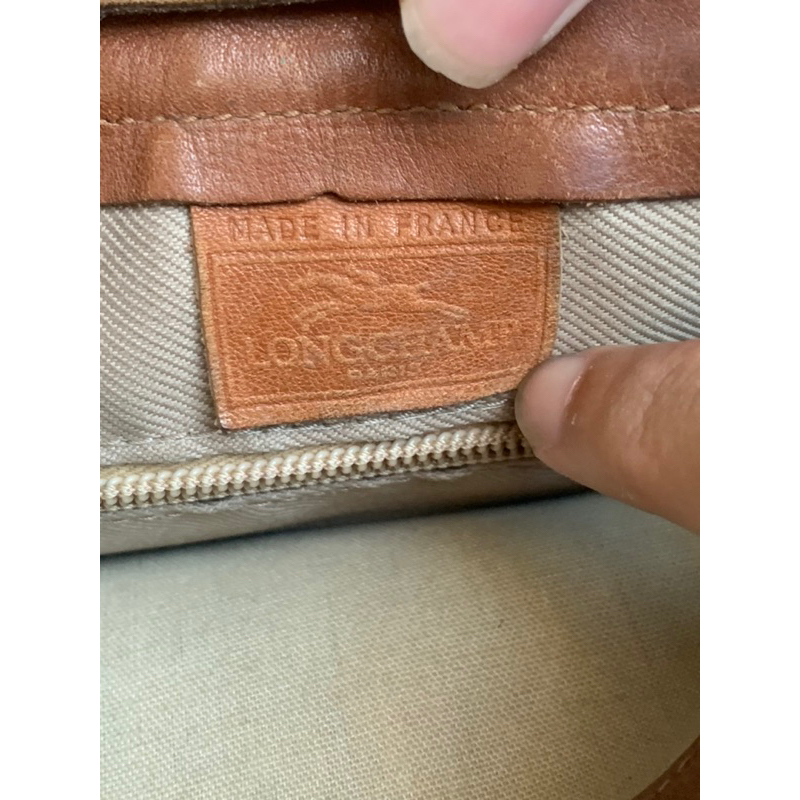 Túi chuẩn si. Túi qua sử dụng. Khách vui lòng xem hình nếu muốn biết thêm thông tin sản phẩm mời khách vô chat . Thanks.