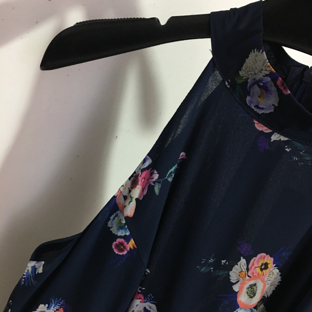 Váy lụa xếp ly nữ không tay Zimmermann thắt nơ cá tính