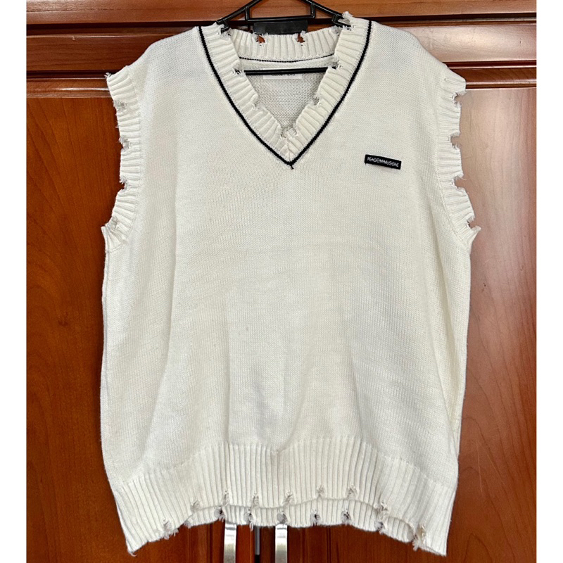 Thanh lý áo gi-lê gilê gi lê len trơn rách kiểu phá cách phong cách trẻ trung vintage kiểu cách thanh lí áo len vintage