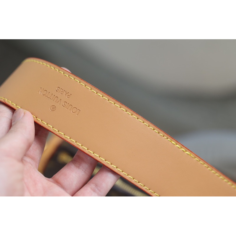 Túi đeo Lv Side Truck mã mới 2box đẹp code màu hoa nâu W266-23