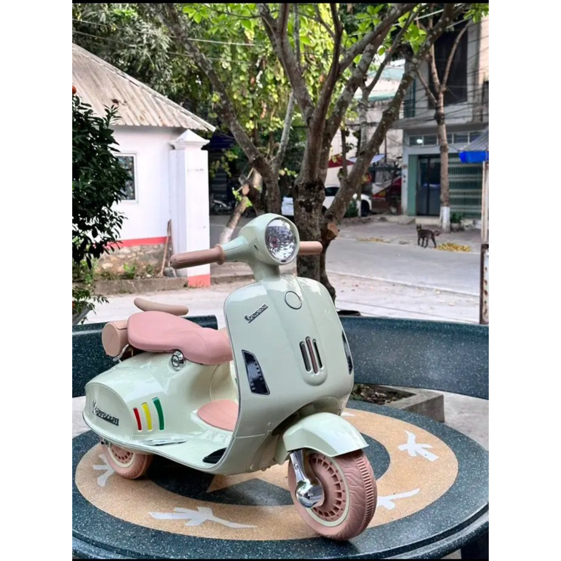 Xe vespa điện đôi cho bé, xe chòi chân cho bé, xe vespa cho bé có đèn, có nhạc Missa kids