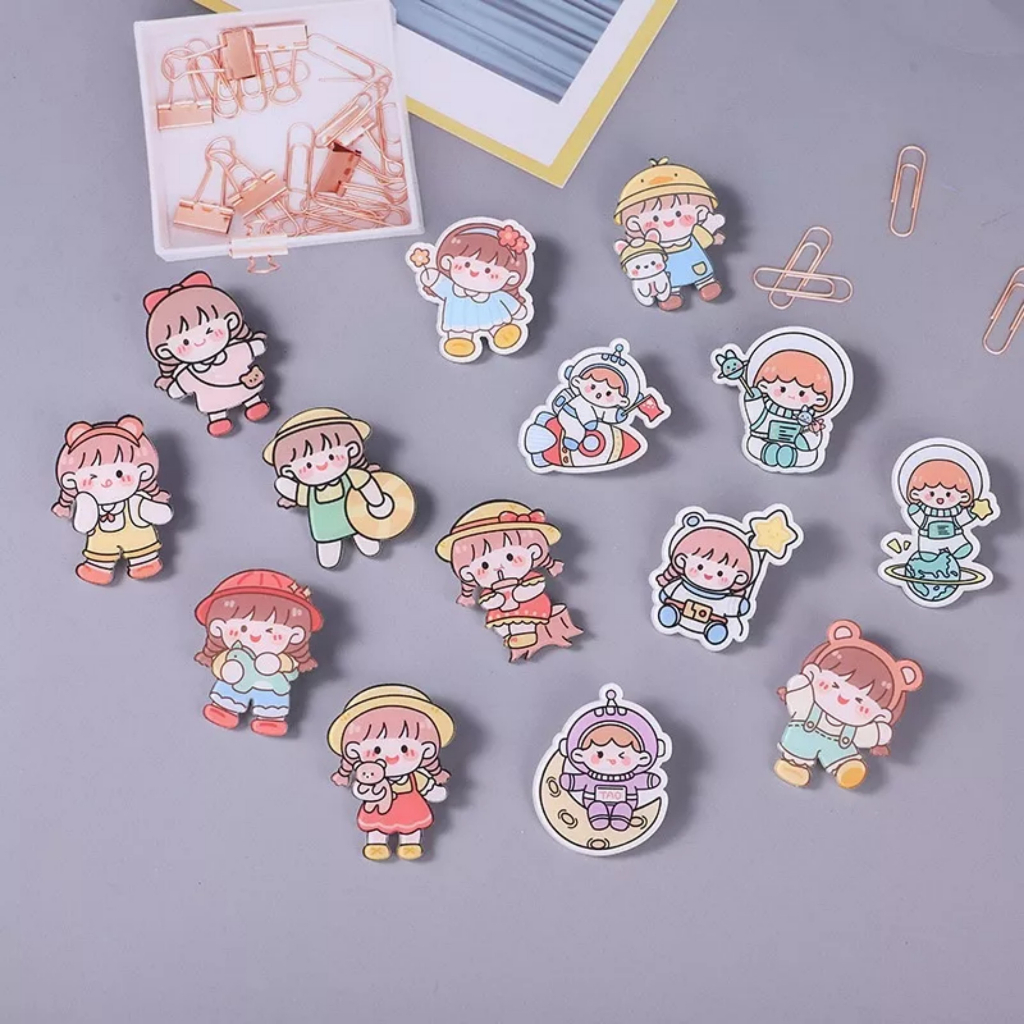 Ghim cài áo hình cô gái hoạt hình dễ thương